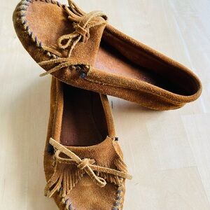 Minnetonka Kilty Brown Moccasins
